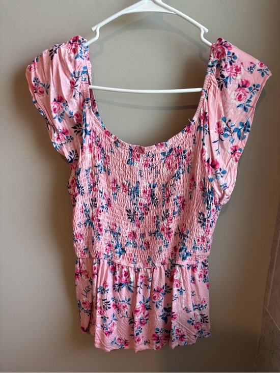ANDREE BY UNIT Tops - ANDRÉE BY UNIT Pink Floral Smocked Top with Blue Accents